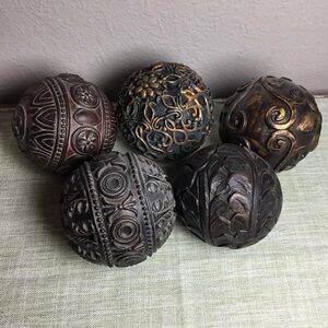 5 wooden resin orbs classic scrolls patterns flowers hobnail dots Fleur de Lis